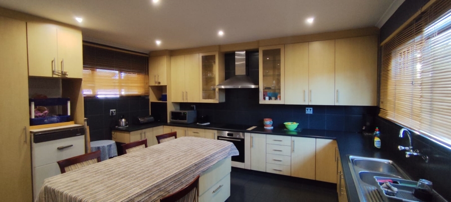 3 Bedroom Property for Sale in Lansdowne Western Cape